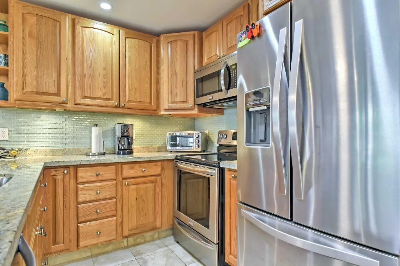 Kihei Condo Steps To Kalepolepo Beach Park!